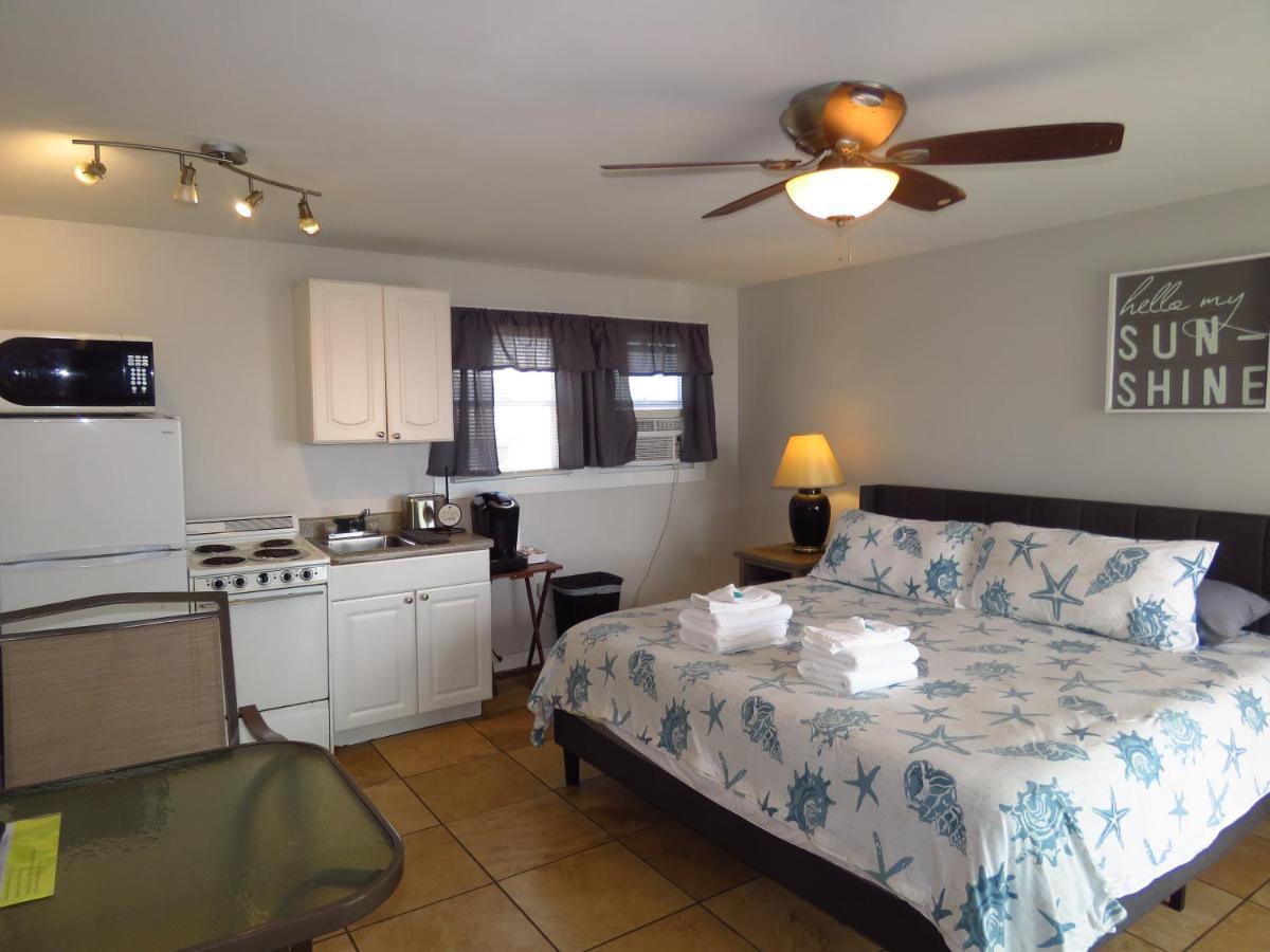 Breakers By The Sea Motel Hampton Exterior photo