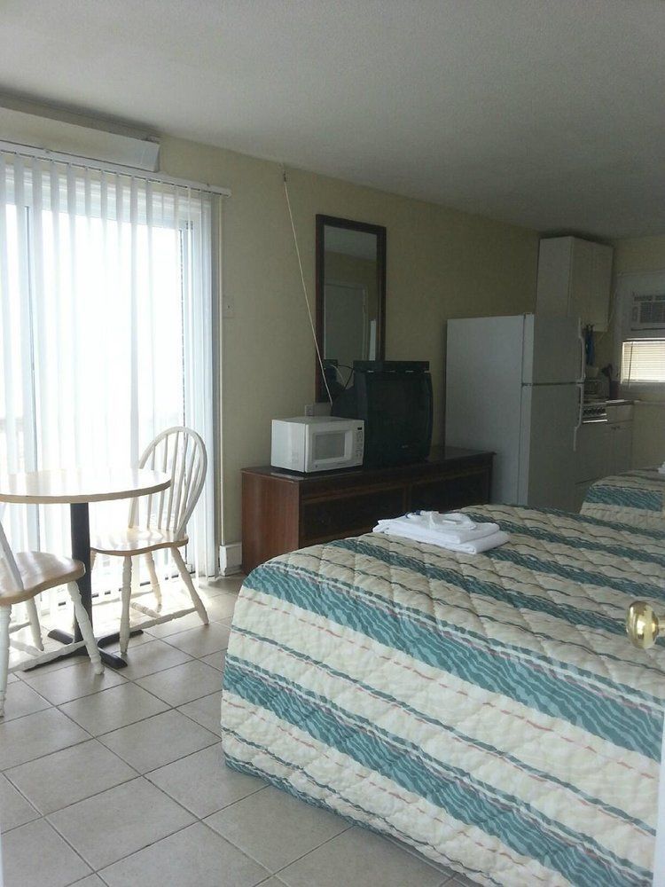 Breakers By The Sea Motel Hampton Exterior photo